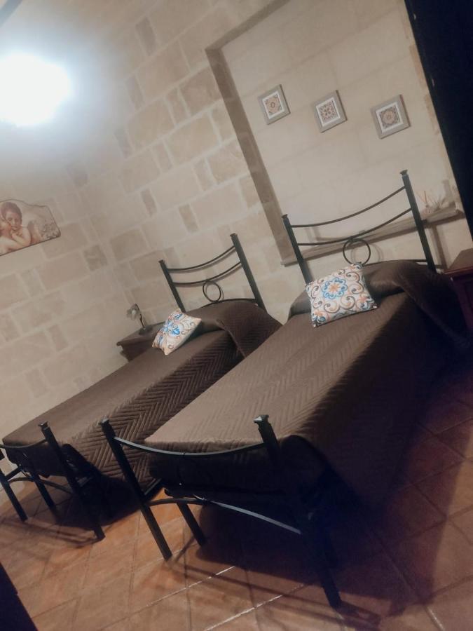 הוילה Miglionico Agriturismo Al Passaggio Di Pirro מראה חיצוני תמונה