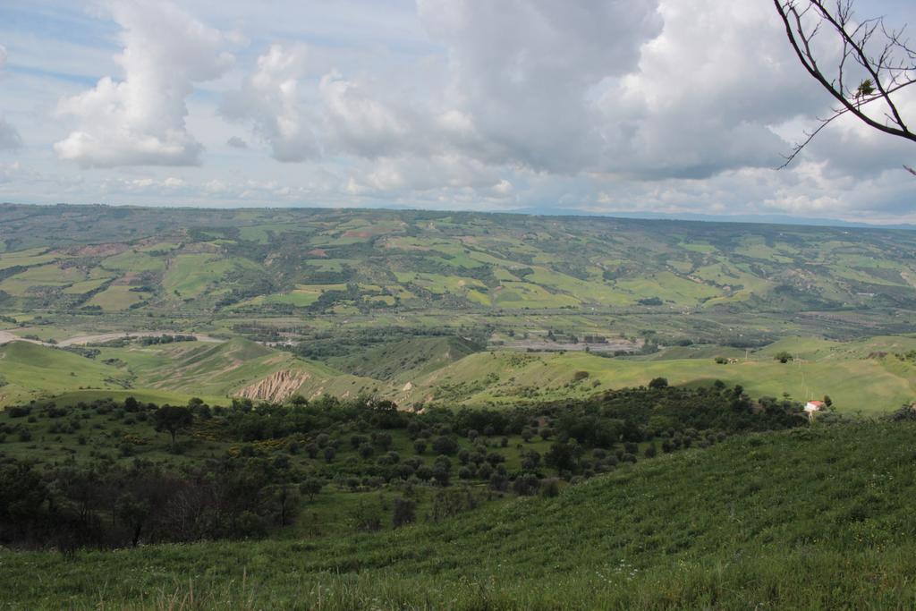 הוילה Miglionico Agriturismo Al Passaggio Di Pirro מראה חיצוני תמונה