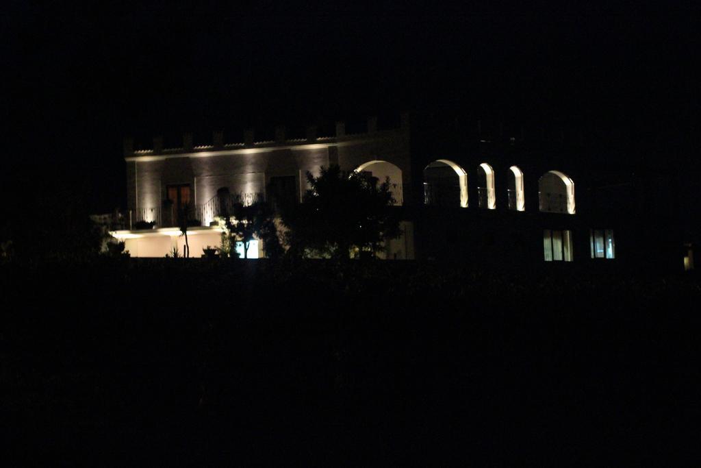 הוילה Miglionico Agriturismo Al Passaggio Di Pirro מראה חיצוני תמונה
