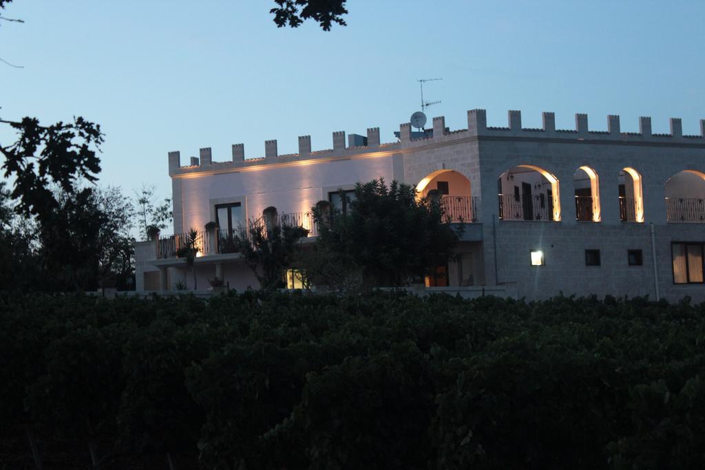 הוילה Miglionico Agriturismo Al Passaggio Di Pirro מראה חיצוני תמונה